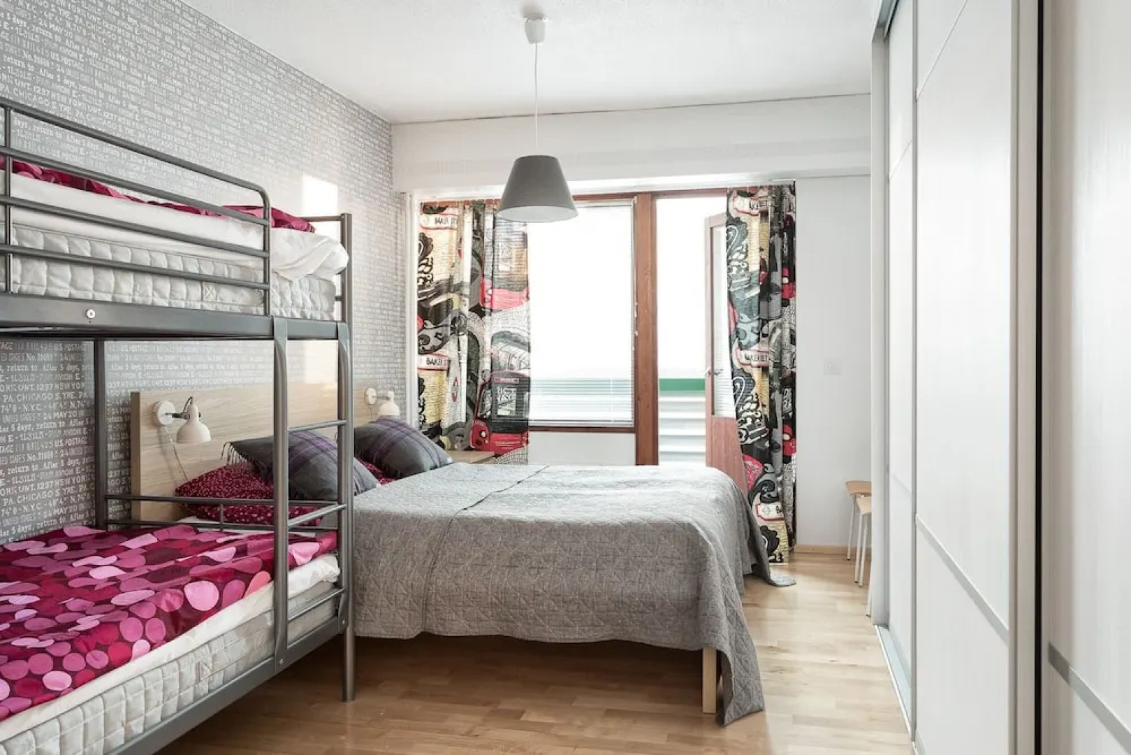 Seaside Downtown Apartment