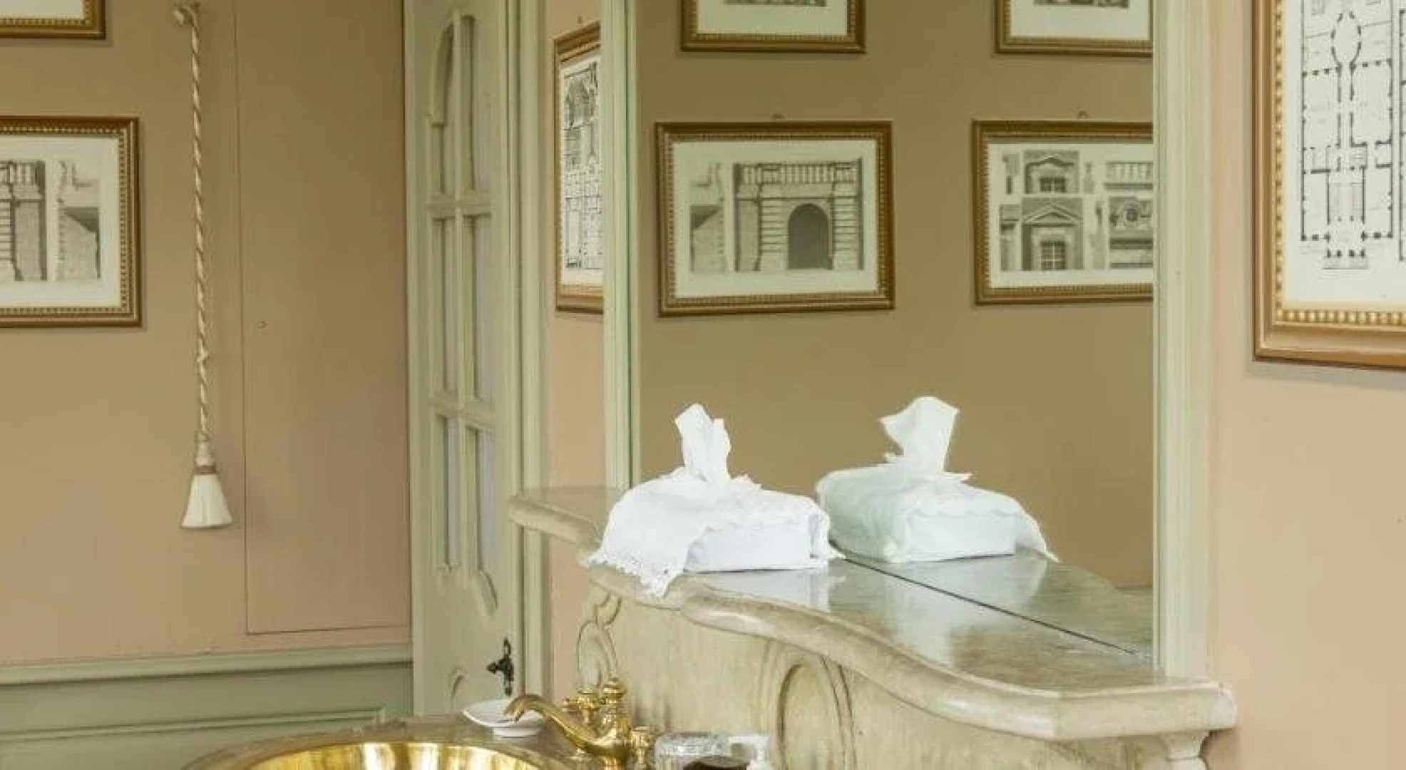 Chateau De Pont-Rilly