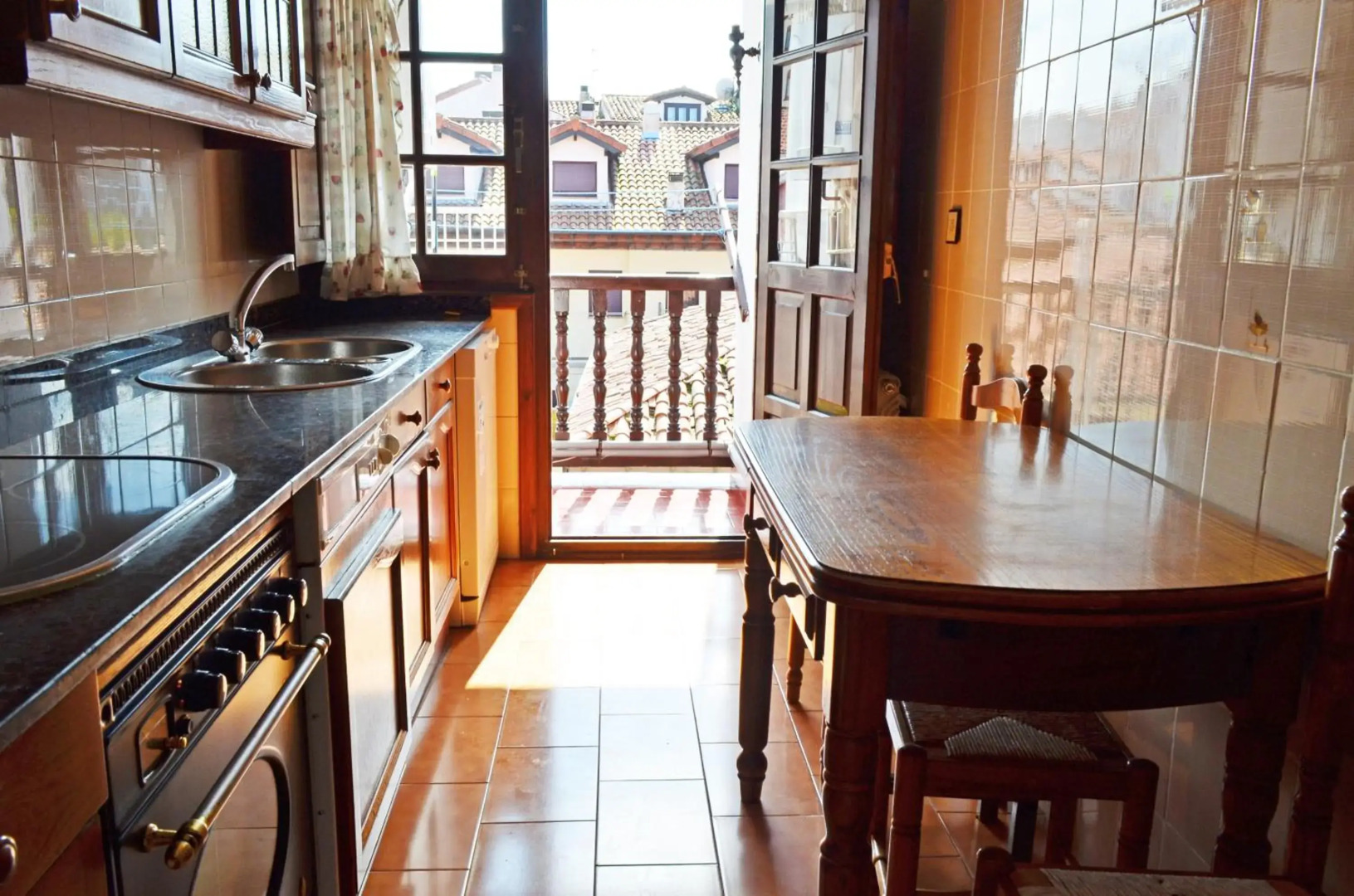 Apartamento El Corro: con parking en pleno centro de Comillas