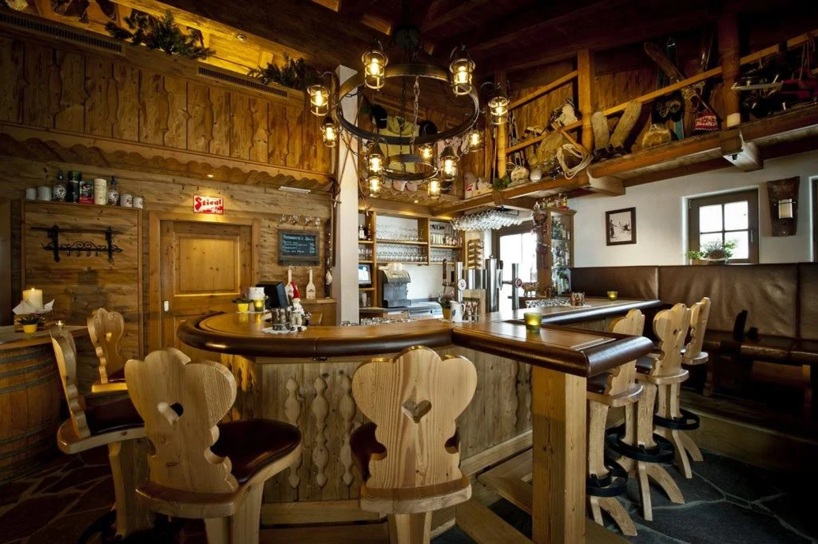 Alpendorf Anno Dazumal & Dorfgasthaus Ratschkathl