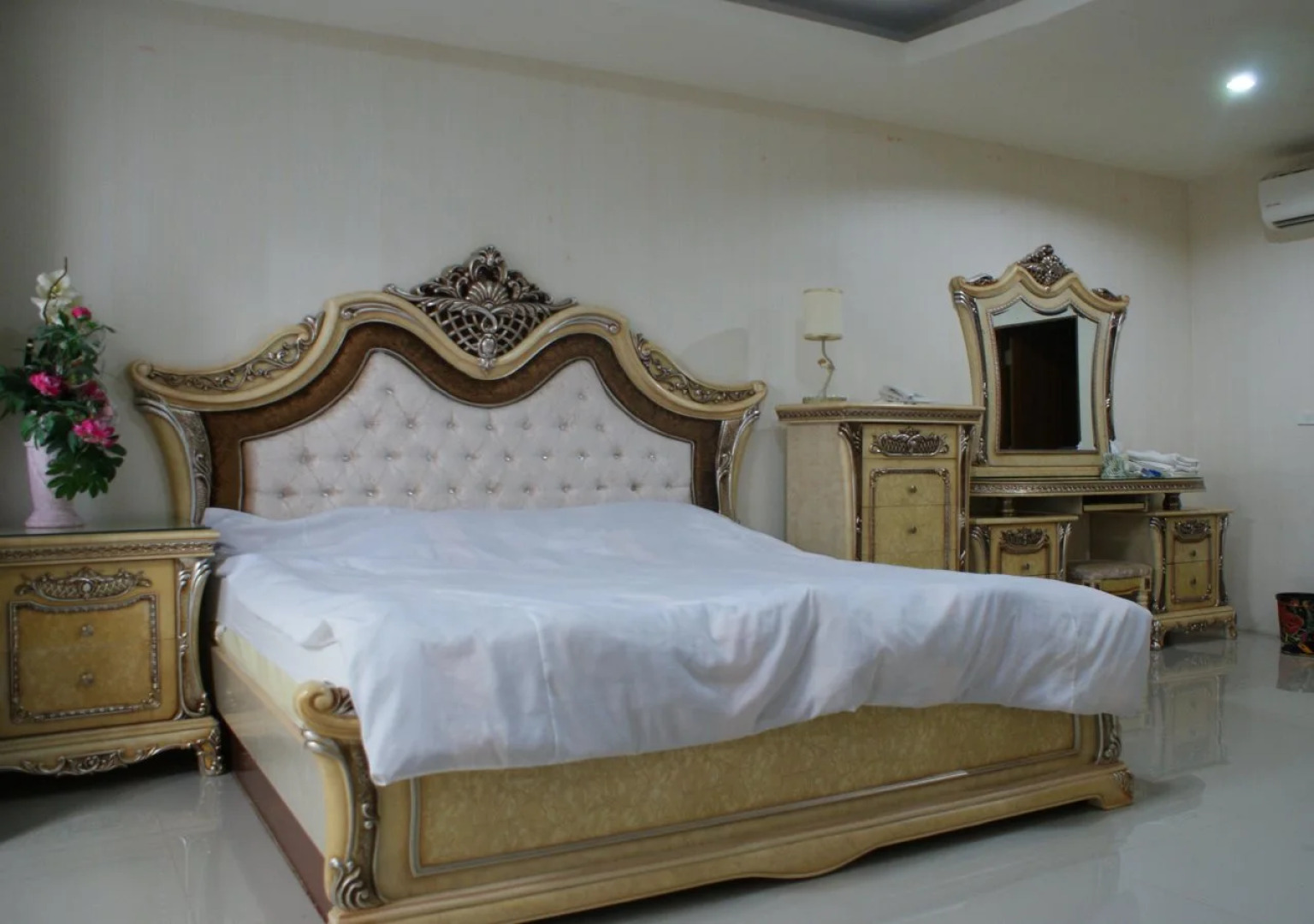 Crystal Place Buayai