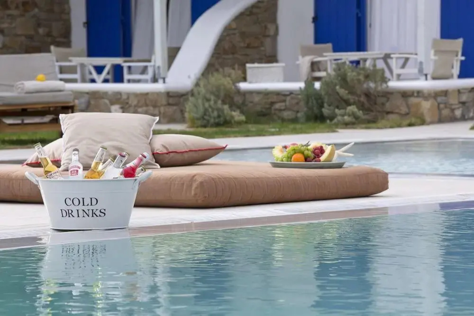 Kostantis Summer Villas and Suites