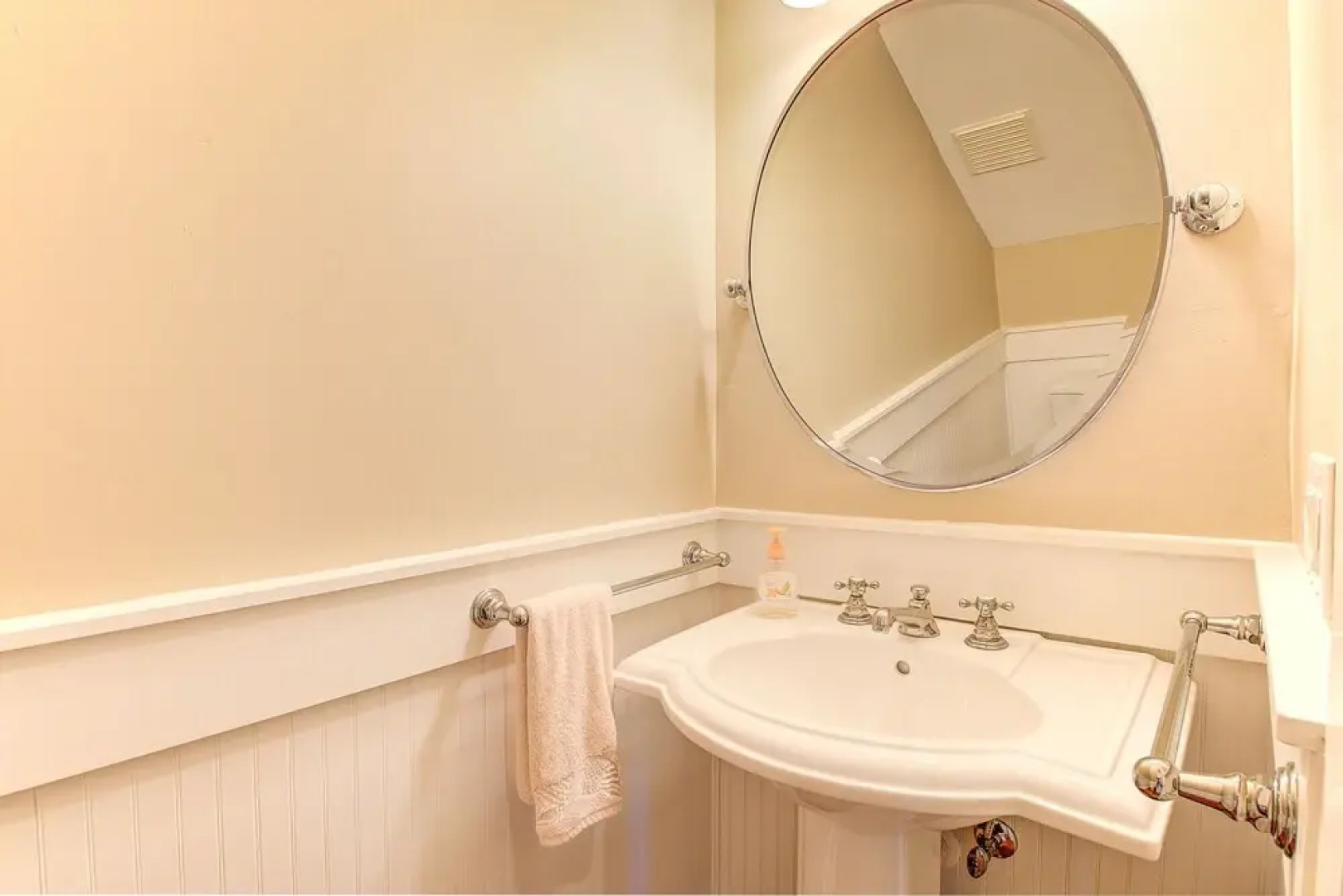 Ultimate Island Getaway - Monthly Beach Rental 4 Bedroom Home by RedAwning