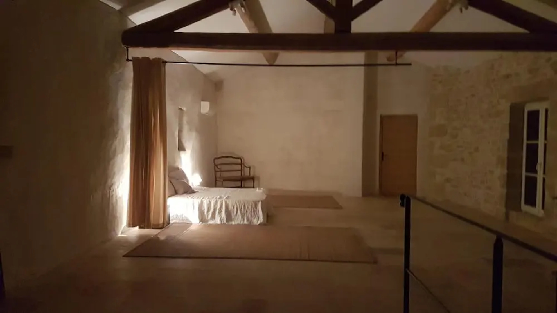 Mansion with 4 Bedrooms in Castillon-Du-Gard, with Wonderful City View, Private Pool, Enclosed Garden - 77 Km From the Beach