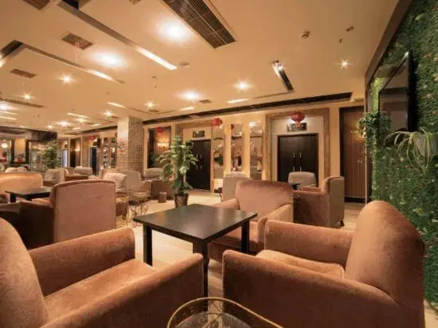 Pengshan Jiaxiang Business Hotel