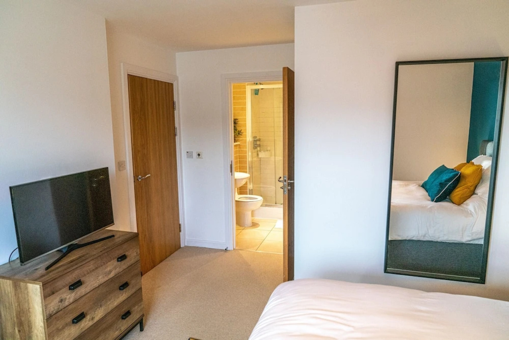 Rueben Suite By EAA Homes