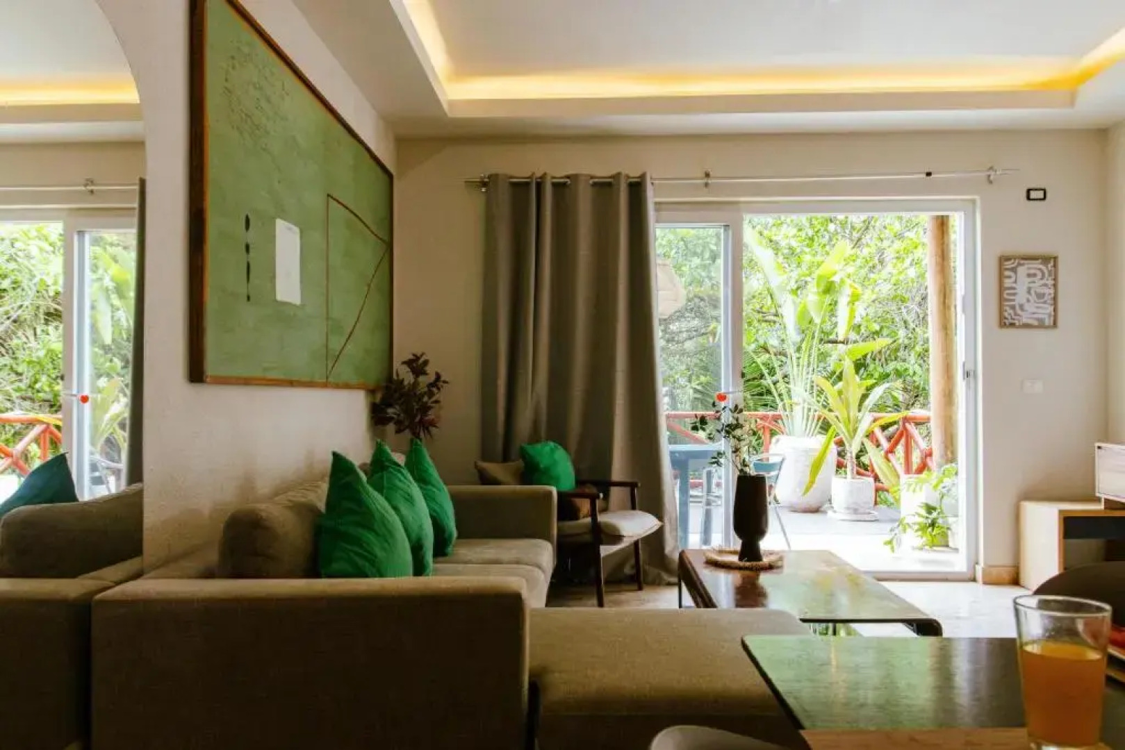 Pajaro de Fuego, Chelsea's Luxury Units