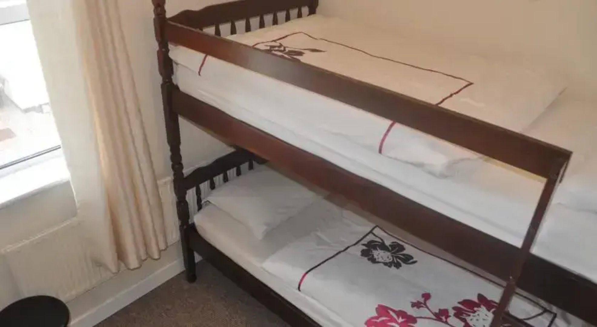 Strandhill Hostel & Surf School