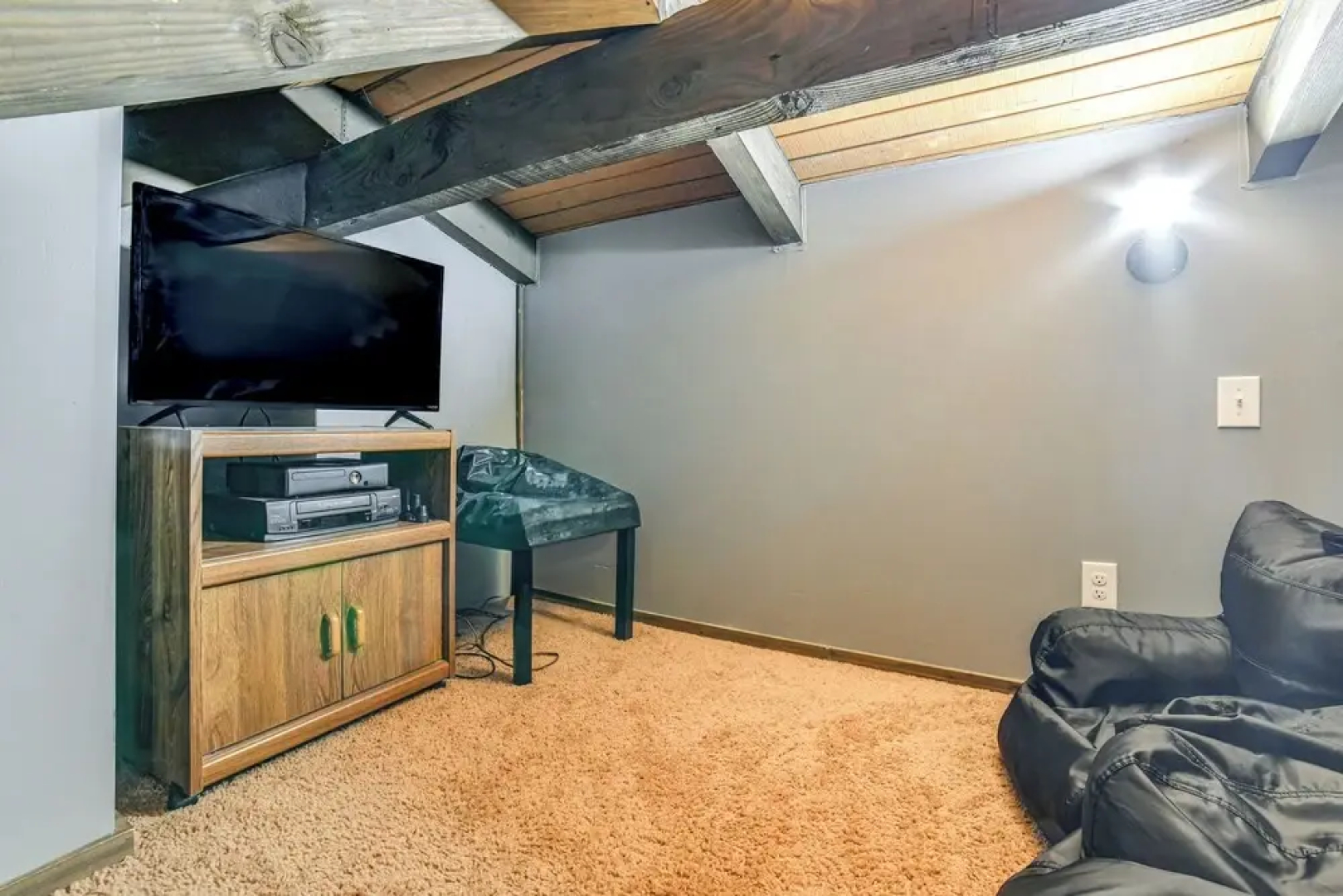 Cortland Townhome - Walk to Greek Peak Mtn Resort!