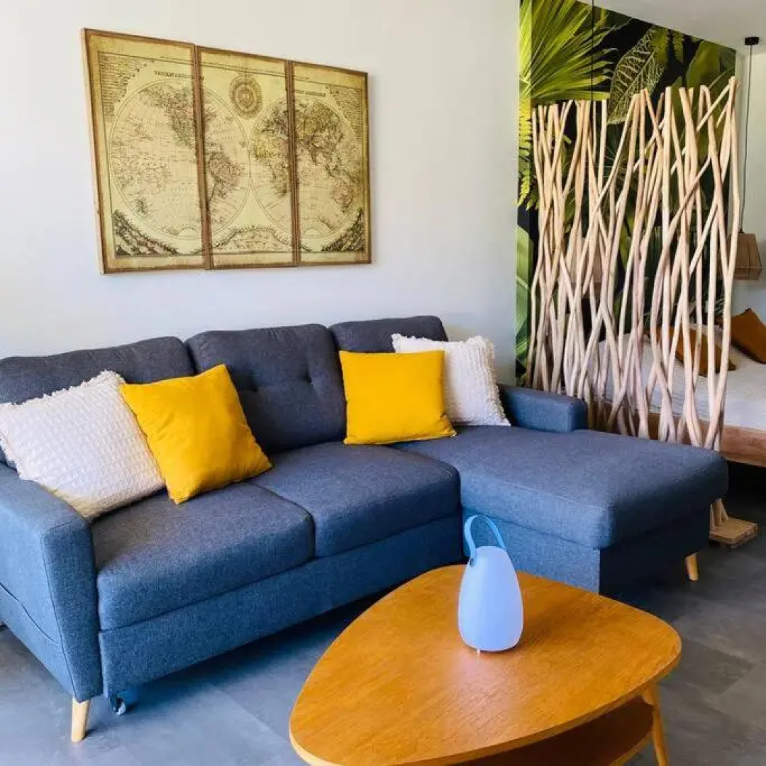 Studio tropical, beautifully renovated, sea view