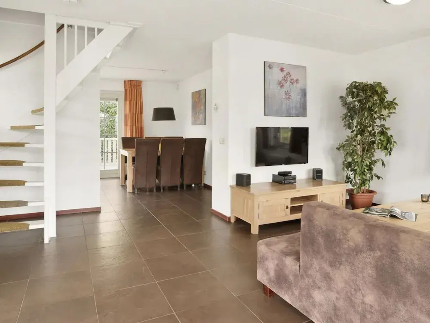 Bungalow by Water Near Rotterdam