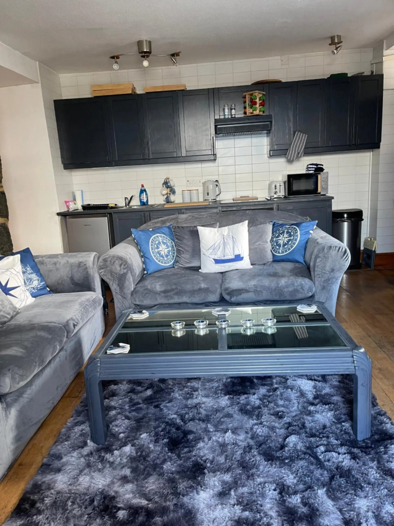 2 bed Harbourside apartment porthmadog