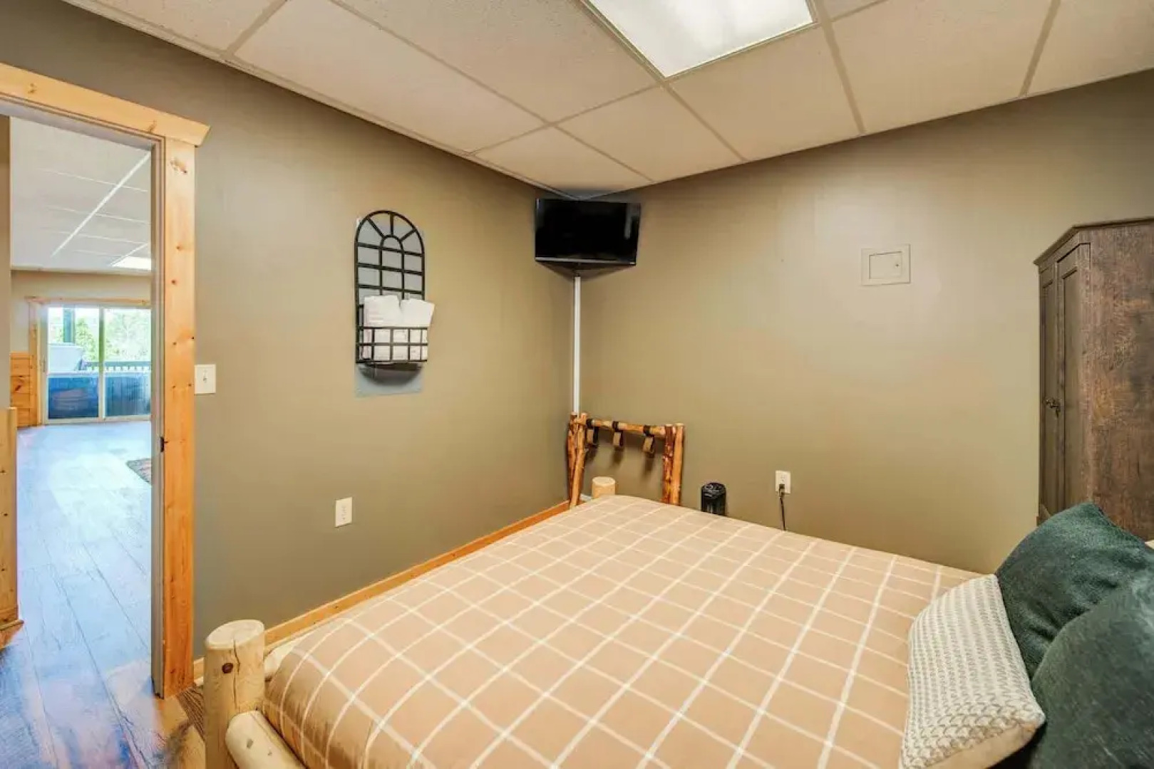 Four Bear Hideaway Coosawattee River Resort!