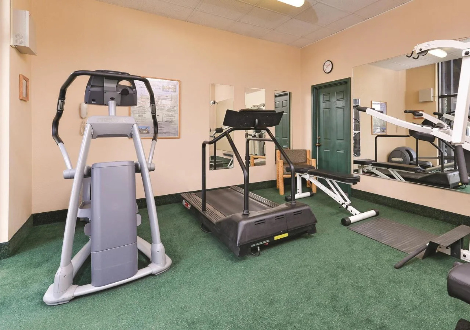 Sandpoint Hotel & Suites Downtown