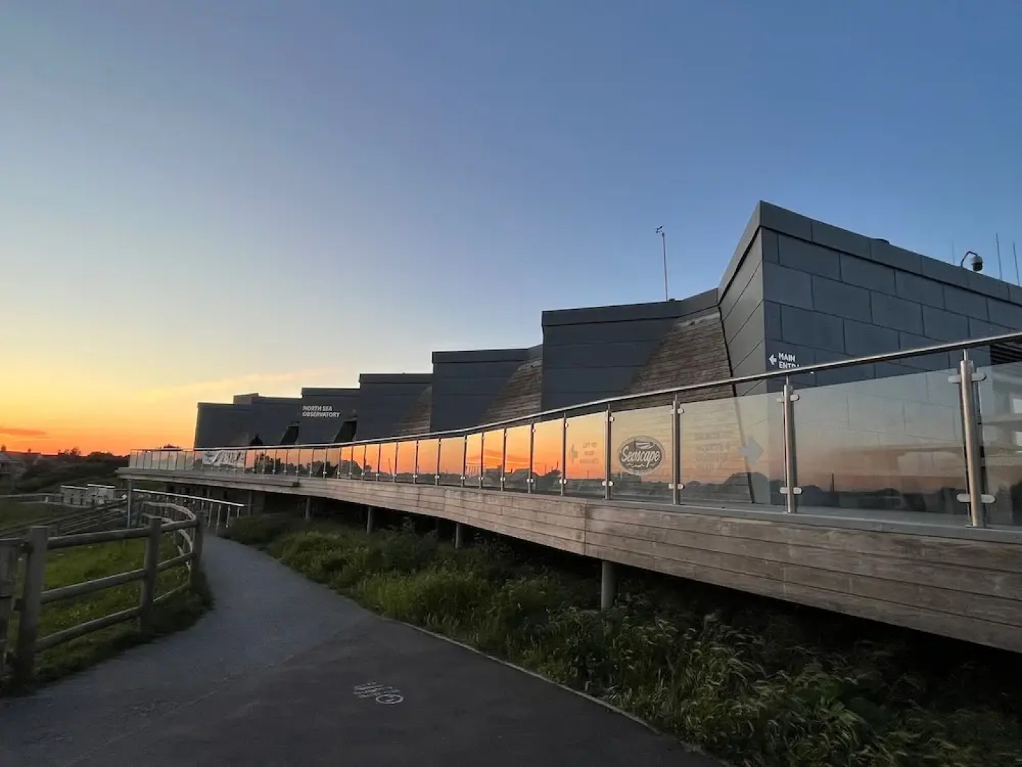 Seaside Haven Retreat - 2 Bedroom Apartment