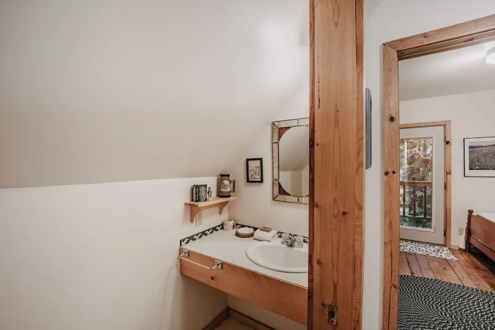 32mbr - Bbq - Pets Ok - Wood Stove - Sleeps 7 3 Bedroom Home by RedAwning