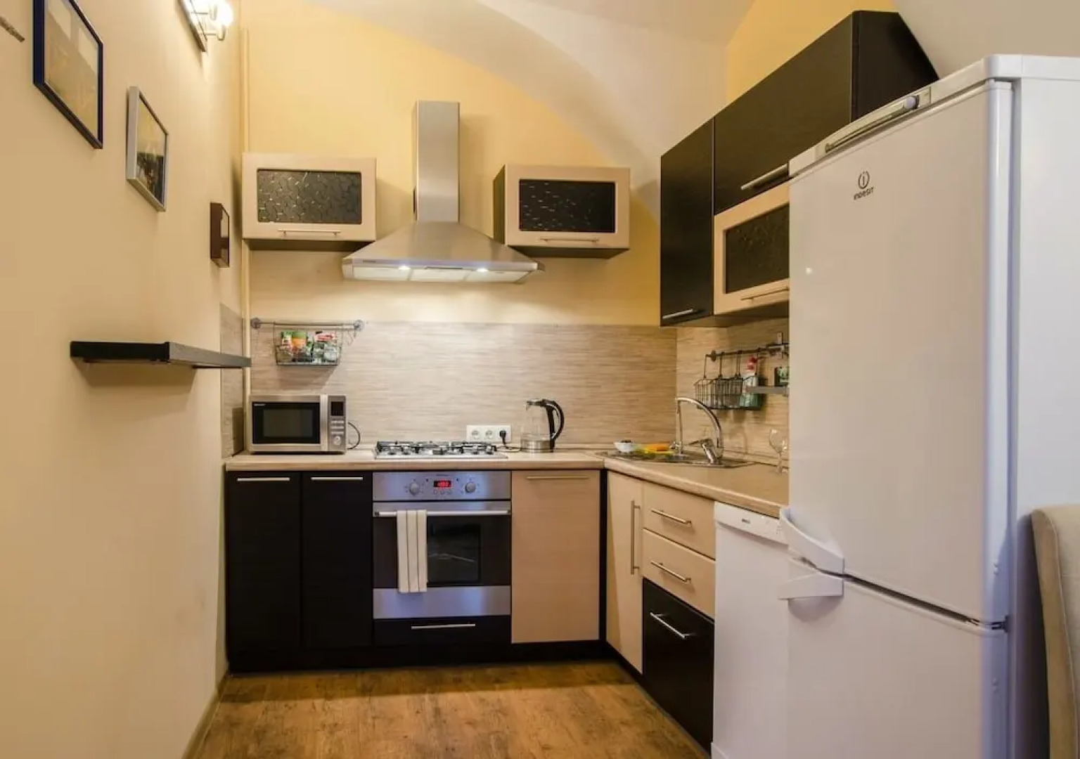 Emperoom Near Summer Garden Apartments