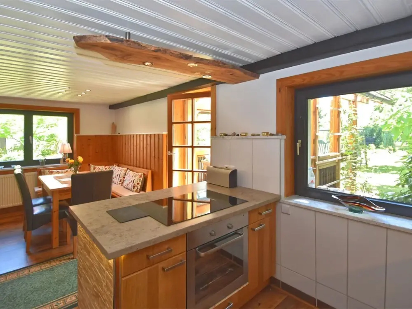 Vintage Hoilday Home in Leina with Pond