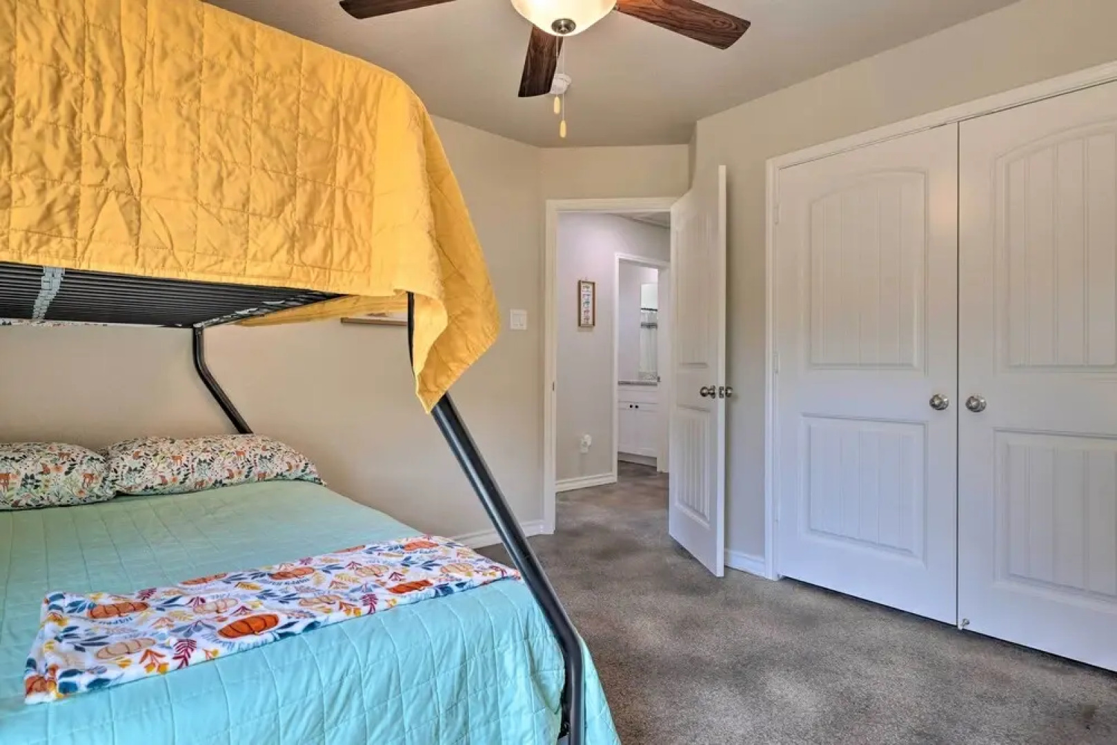 Canyon Lake Home ~ 1 Mi to Golfing & Swimming