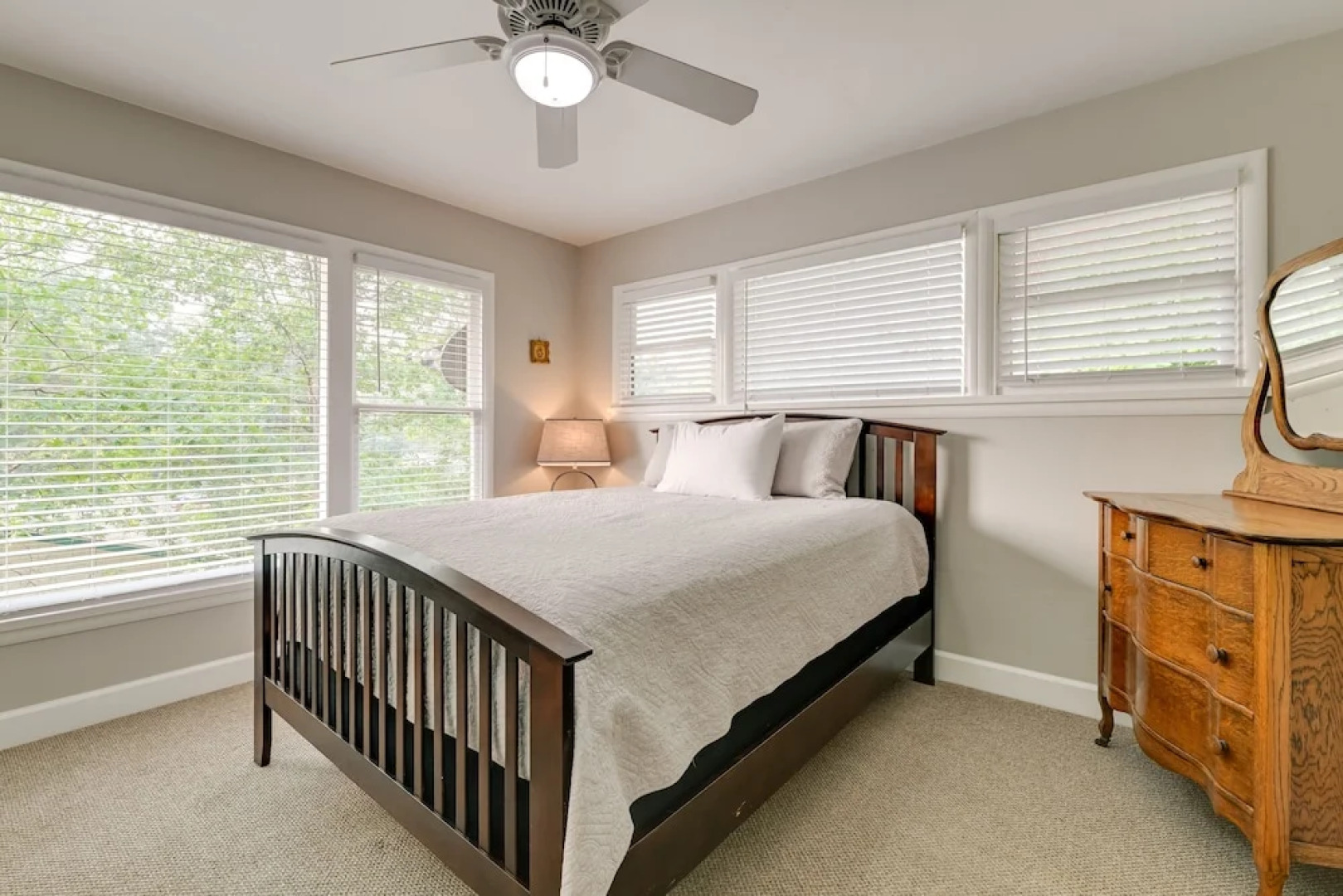 Grants Pass Getaway w/ Expansive Deck!