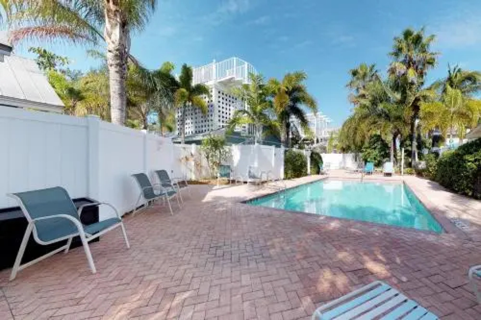 Palm Isle 3210 by RedAwning