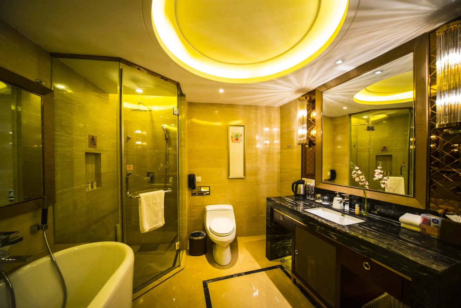 Chengdu Rising Butterfly Hotel