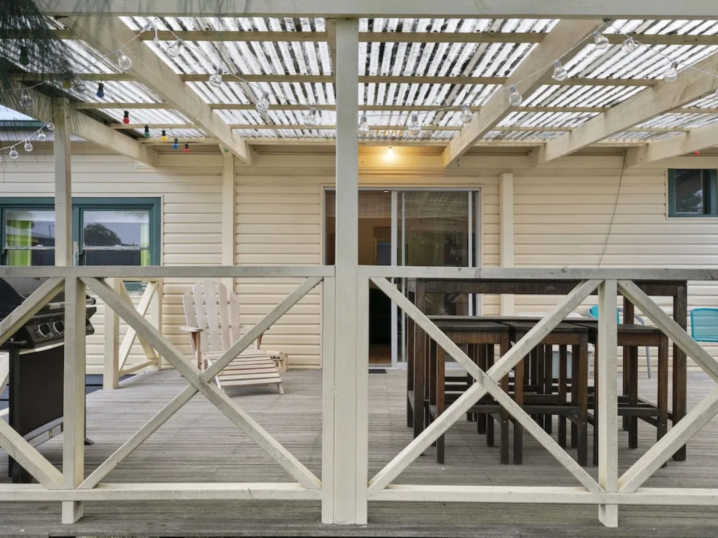 Vintage Sunrise - Pet Friendly (Outside Only)