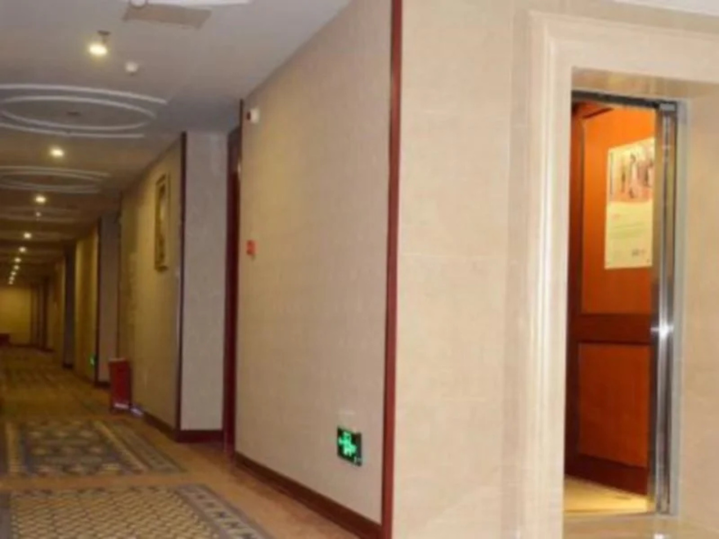 Vienna Hotel Chongqing Changshengqiao Subway Station Branch