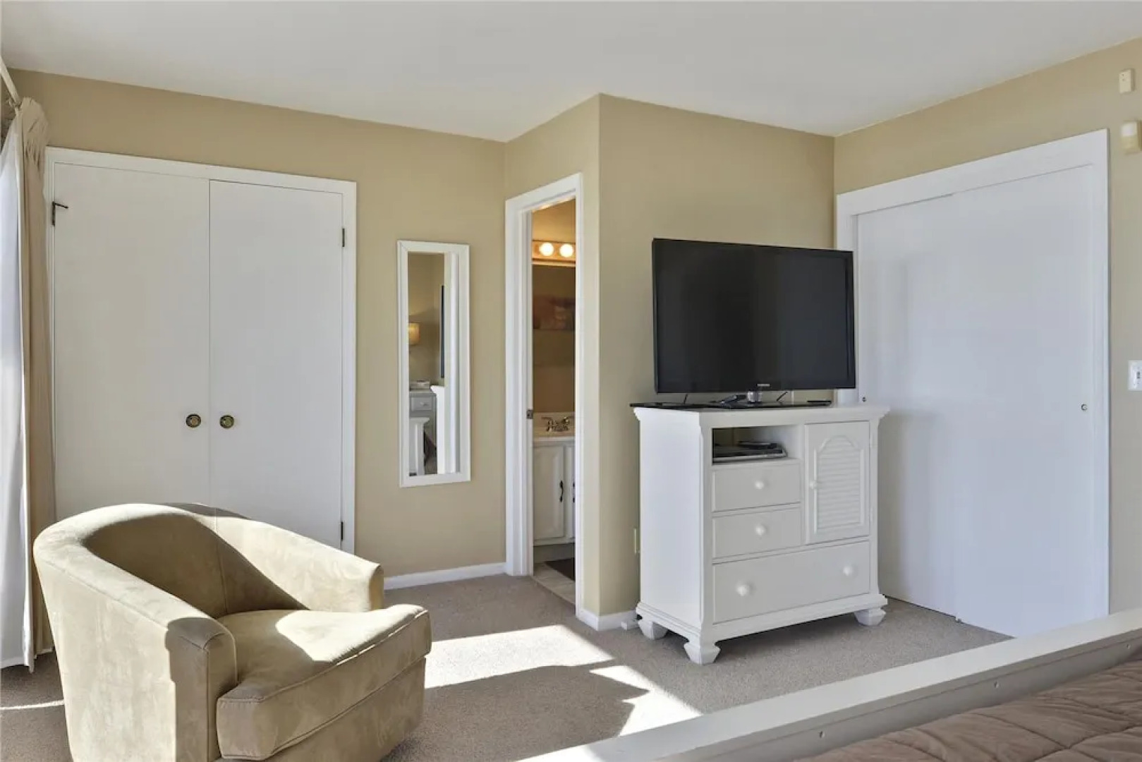 Ocean Harbor Unit 7A 3 Dickinson Street by Long & Foster