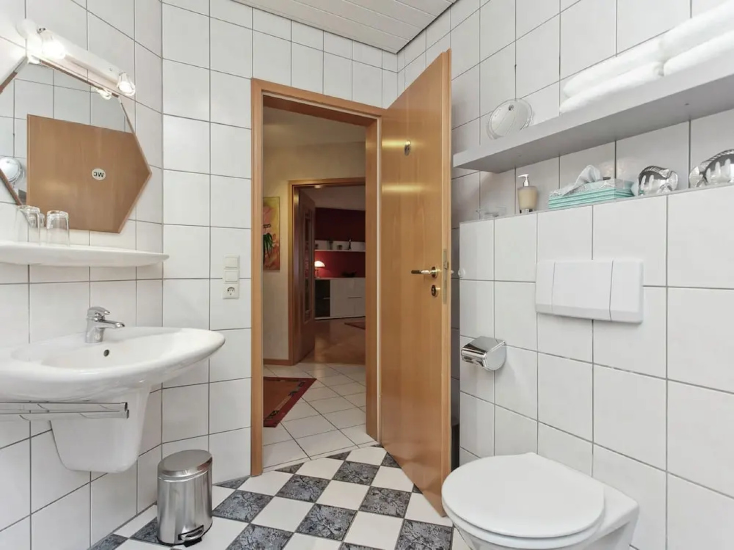 Furnished Apartment in Nieheim Germany near Forest