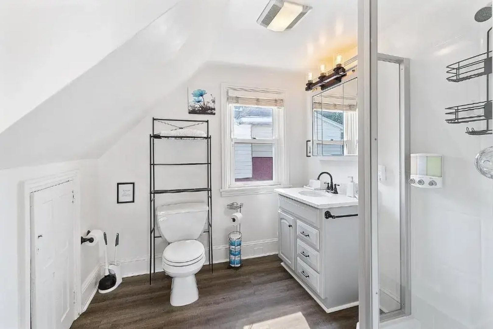 King,Parking,AC,Deck,Train,Uni,Hospital