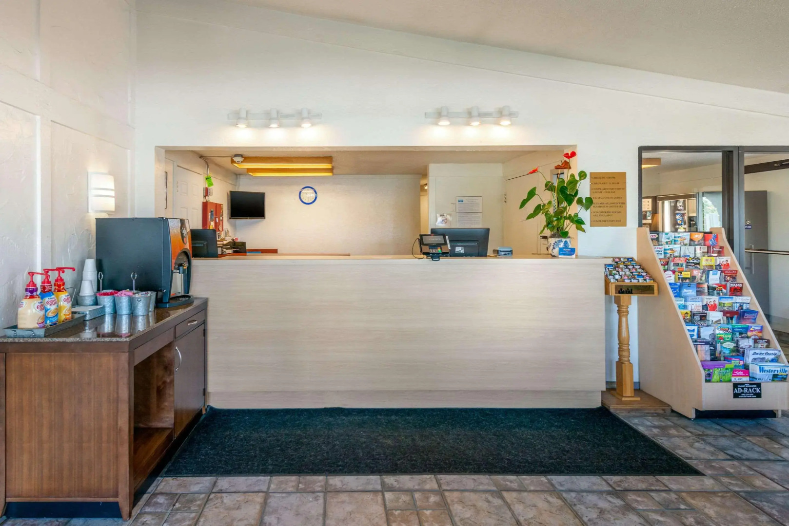 Knights Inn - Hilliard
