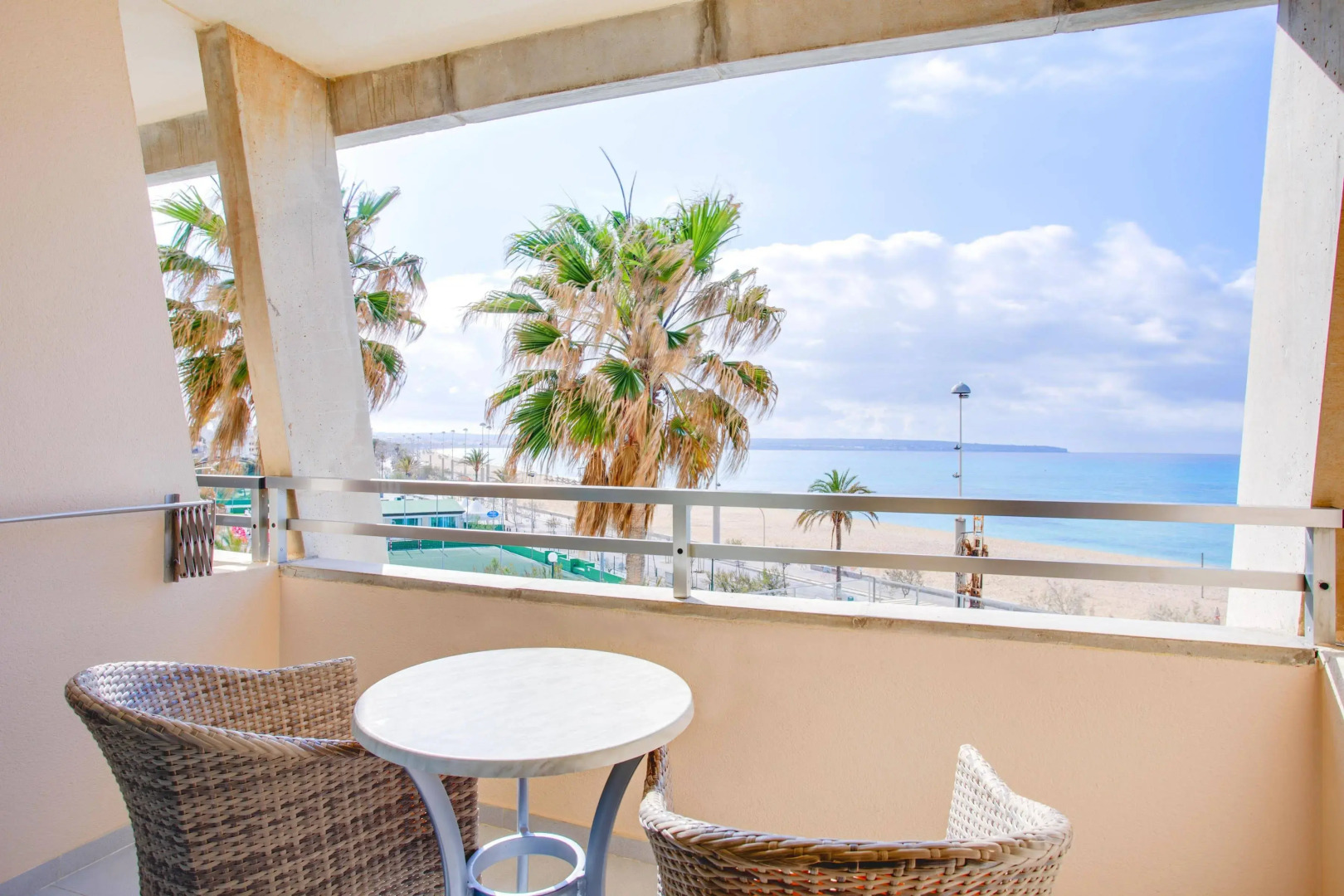 Aparthotel Fontanellas Playa