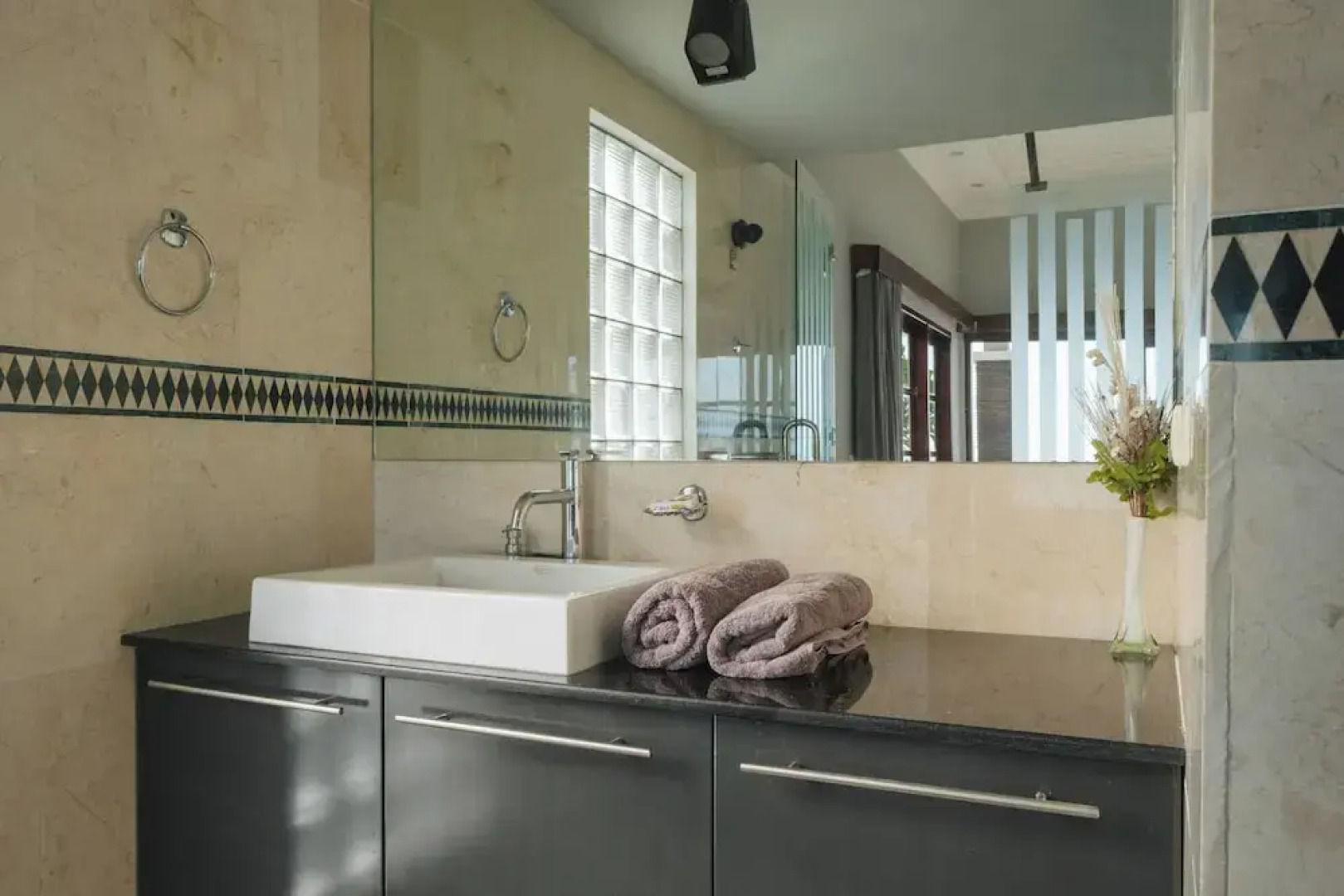 Blue Marlin 6-BR Villa Singaraja Bali