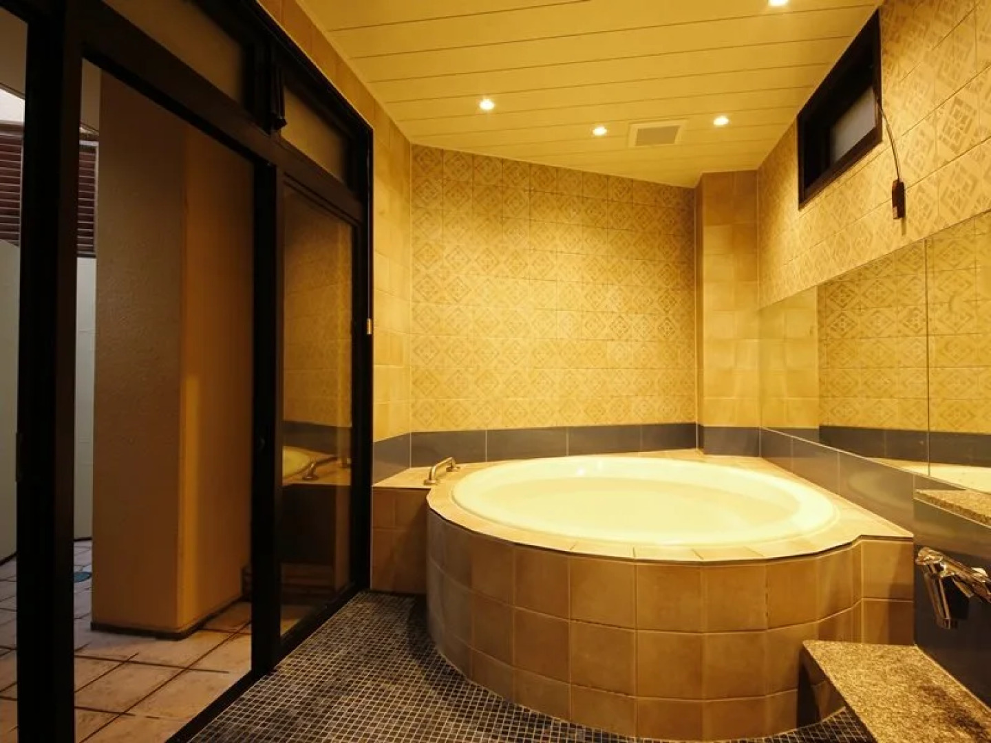 Bishoku no Kakurega Provence