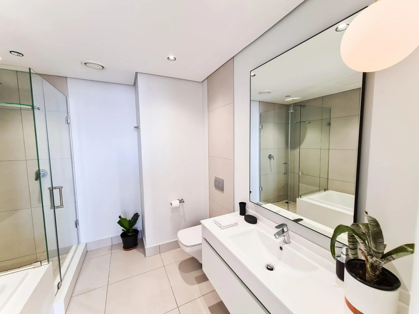 Ellipse Waterfall Upmarket Apartment