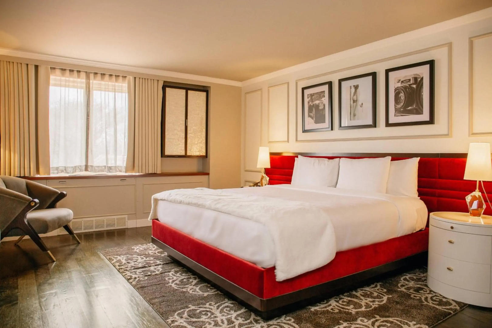 The Drake Oak Brook, Autograph Collection