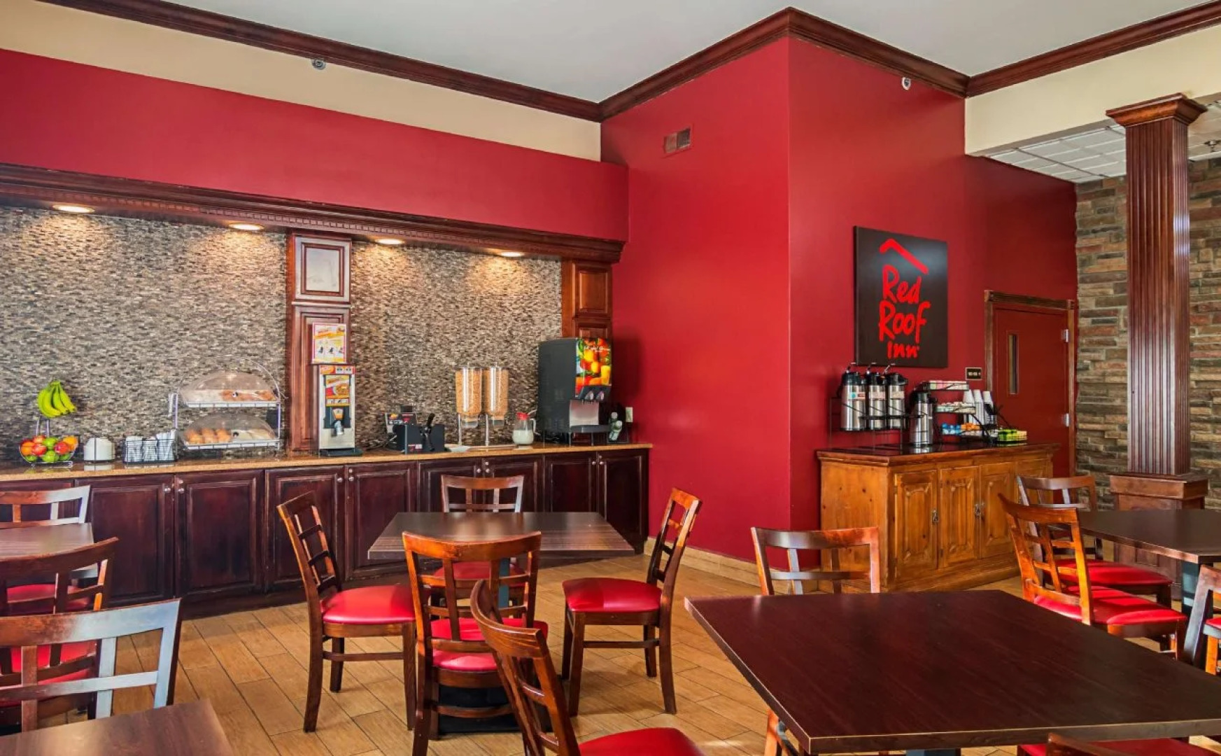 Red Roof Inn & Suites Lake Orion/ Auburn Hills