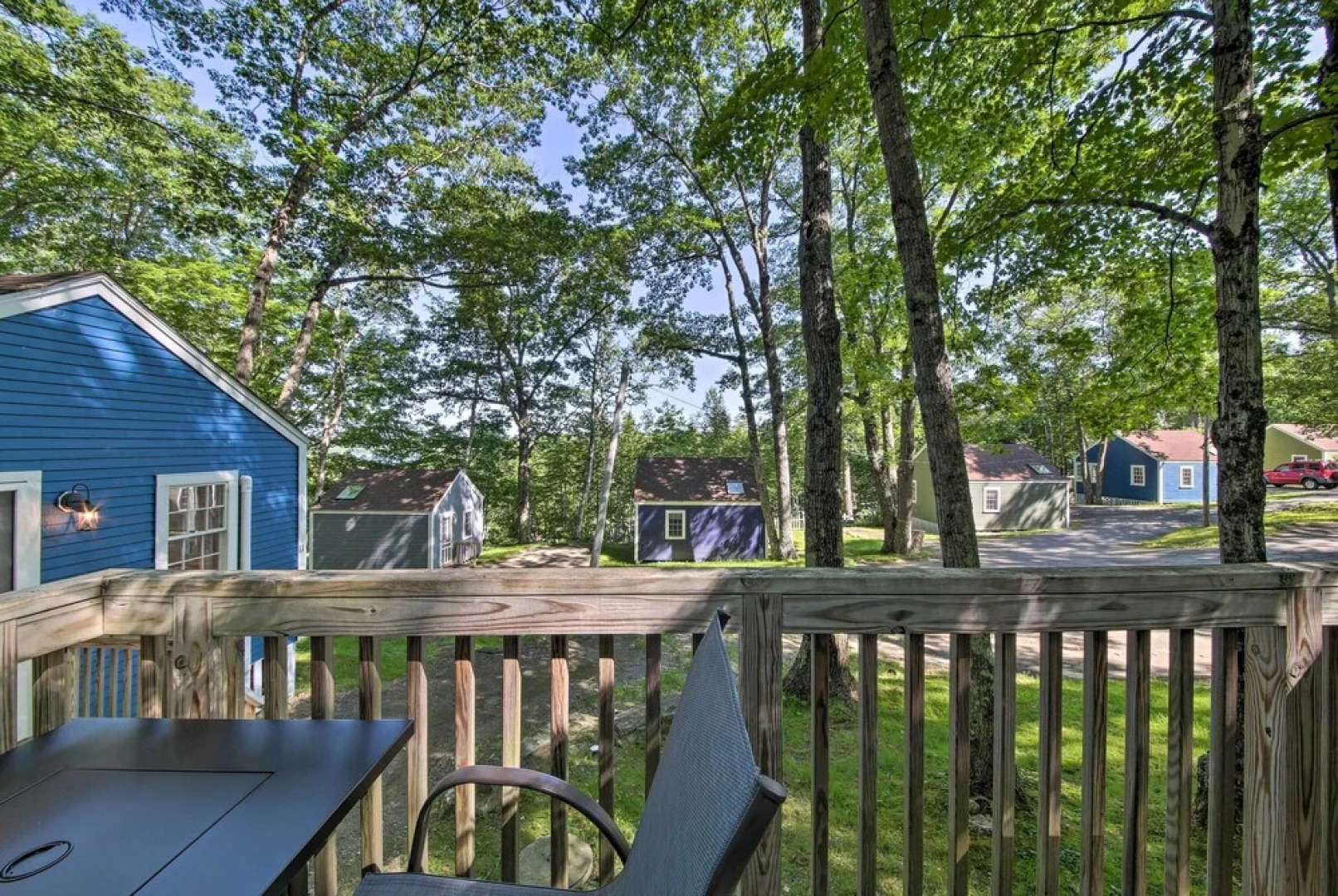Lush Edgecomb Studio Cottage w/ Fire Table!