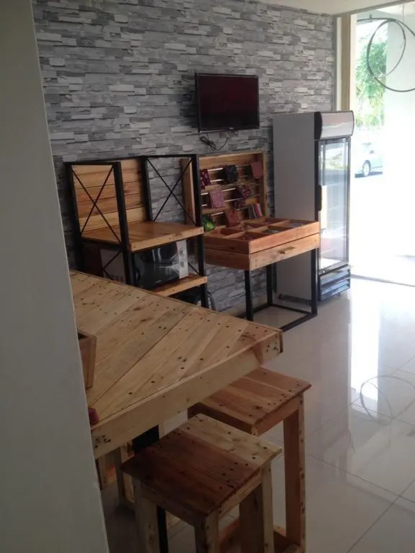 OYO 89831 Sri Sena Hotel