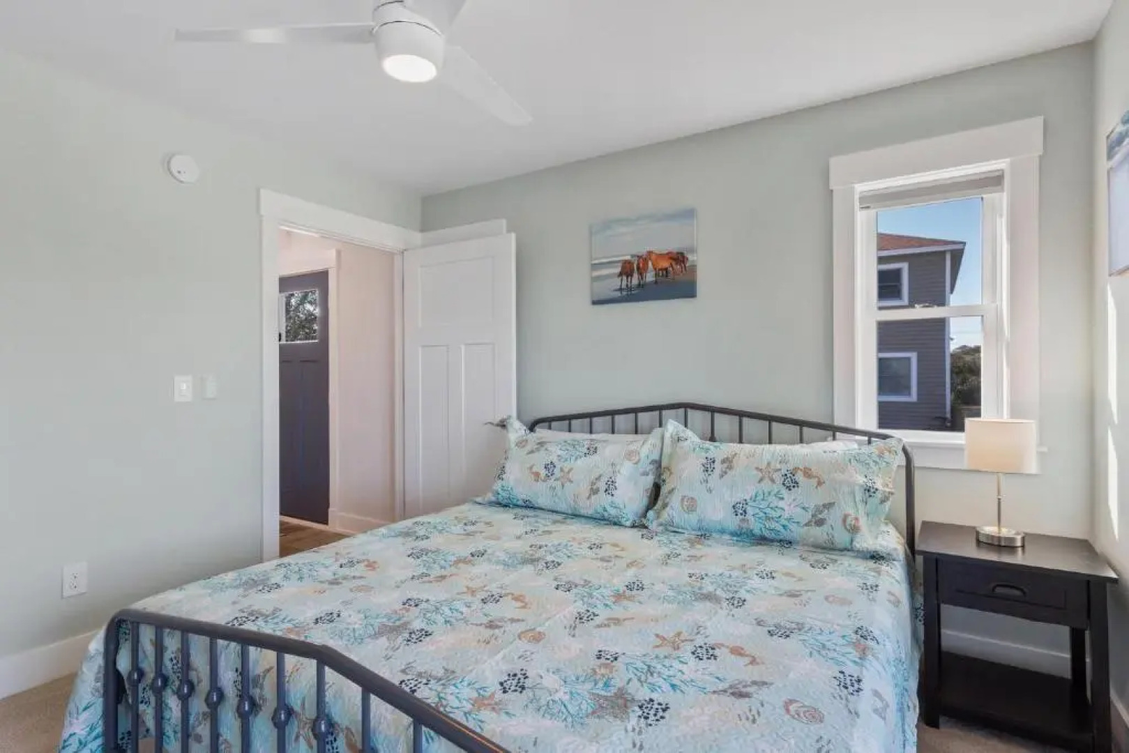 1688 Beach Wood 3 Min Walk to Beach