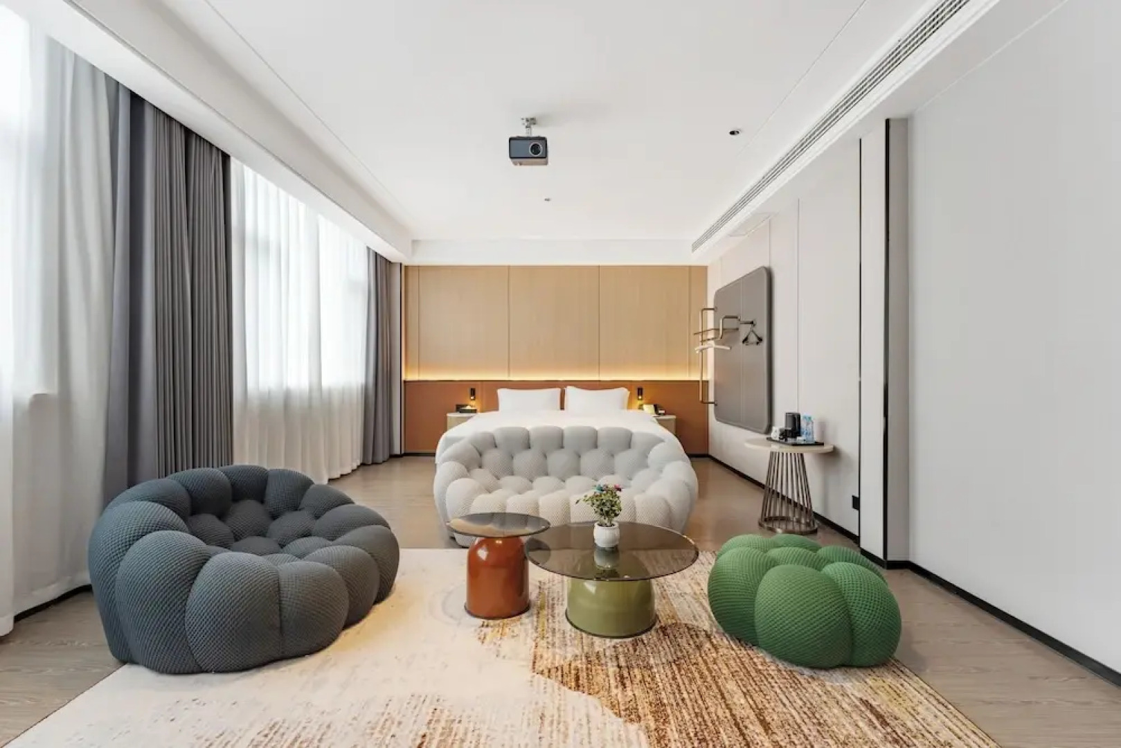 Wanzai Yijia La Maison Hotel