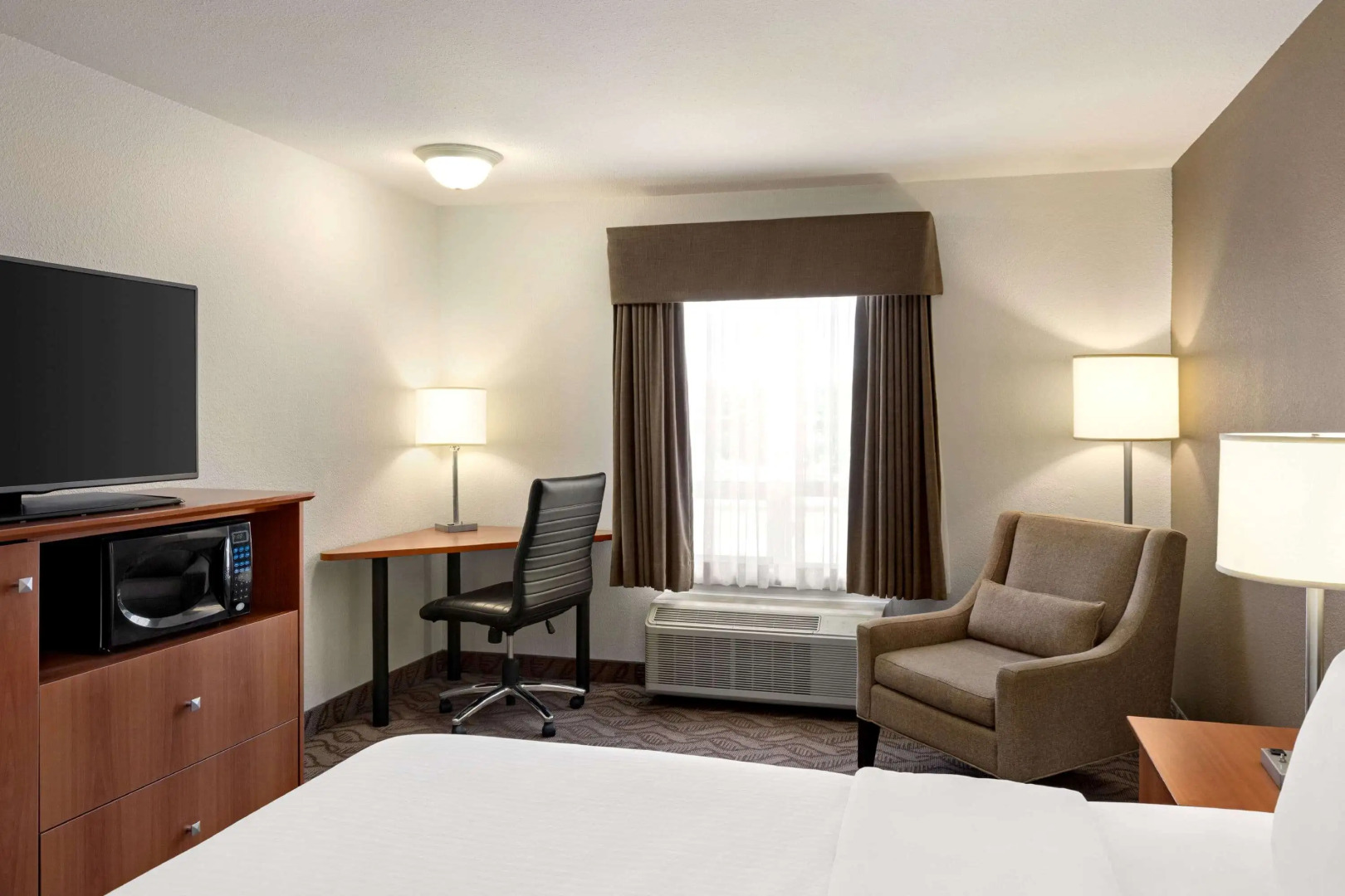 Super 8 by Wyndham Calgary Shawnessy Area