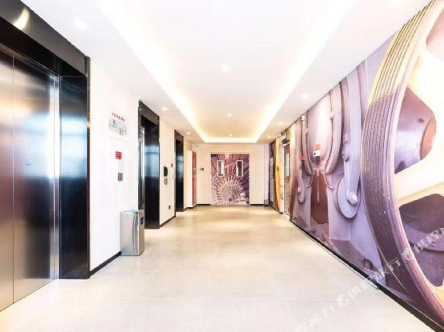 Ibis Hotel (Changji Jianshe Road Snack Street)