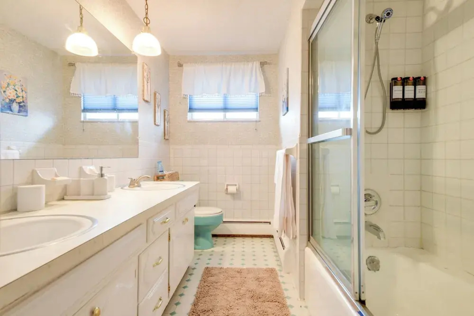 Deck & Seasonal Pool: Spacious Home Near Buffalo!