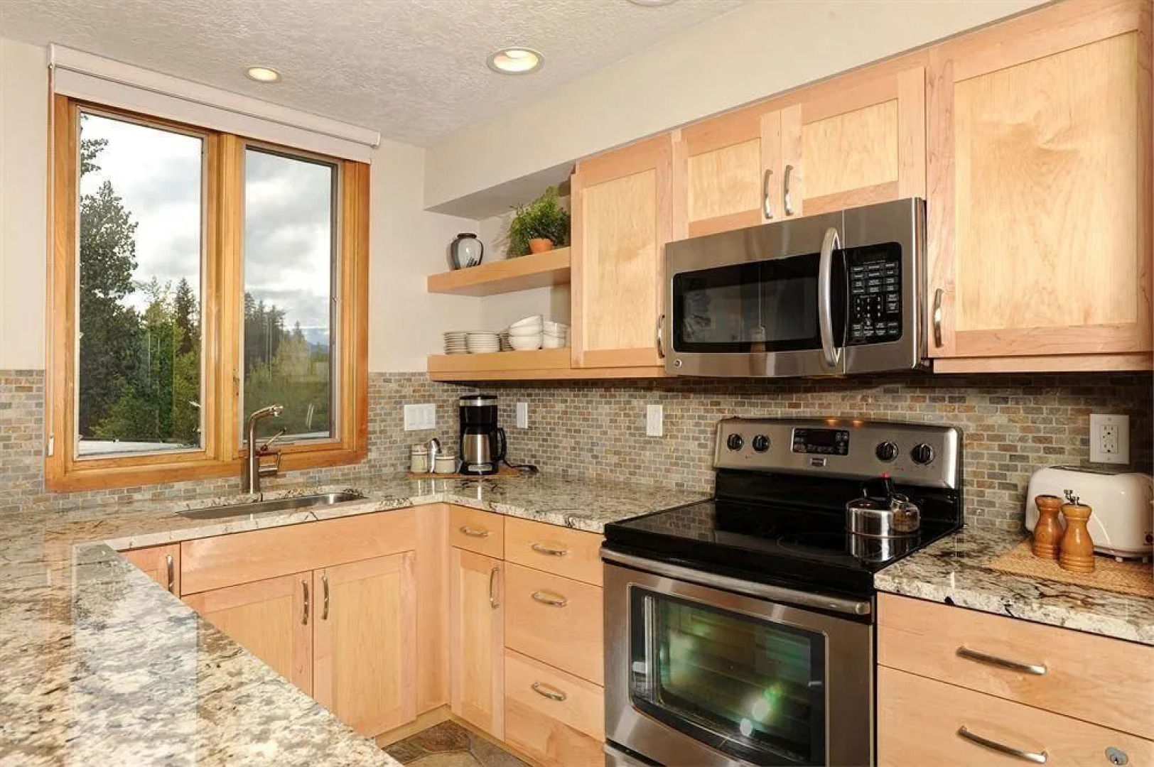 Lakeside Village Condominiums