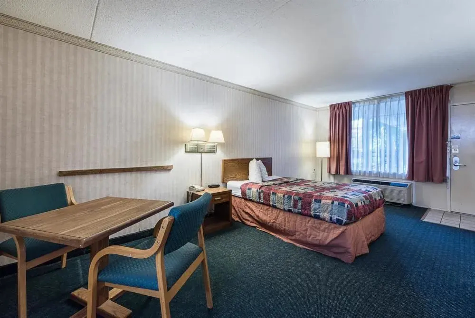 OYO Hotel Sweetwater TN West