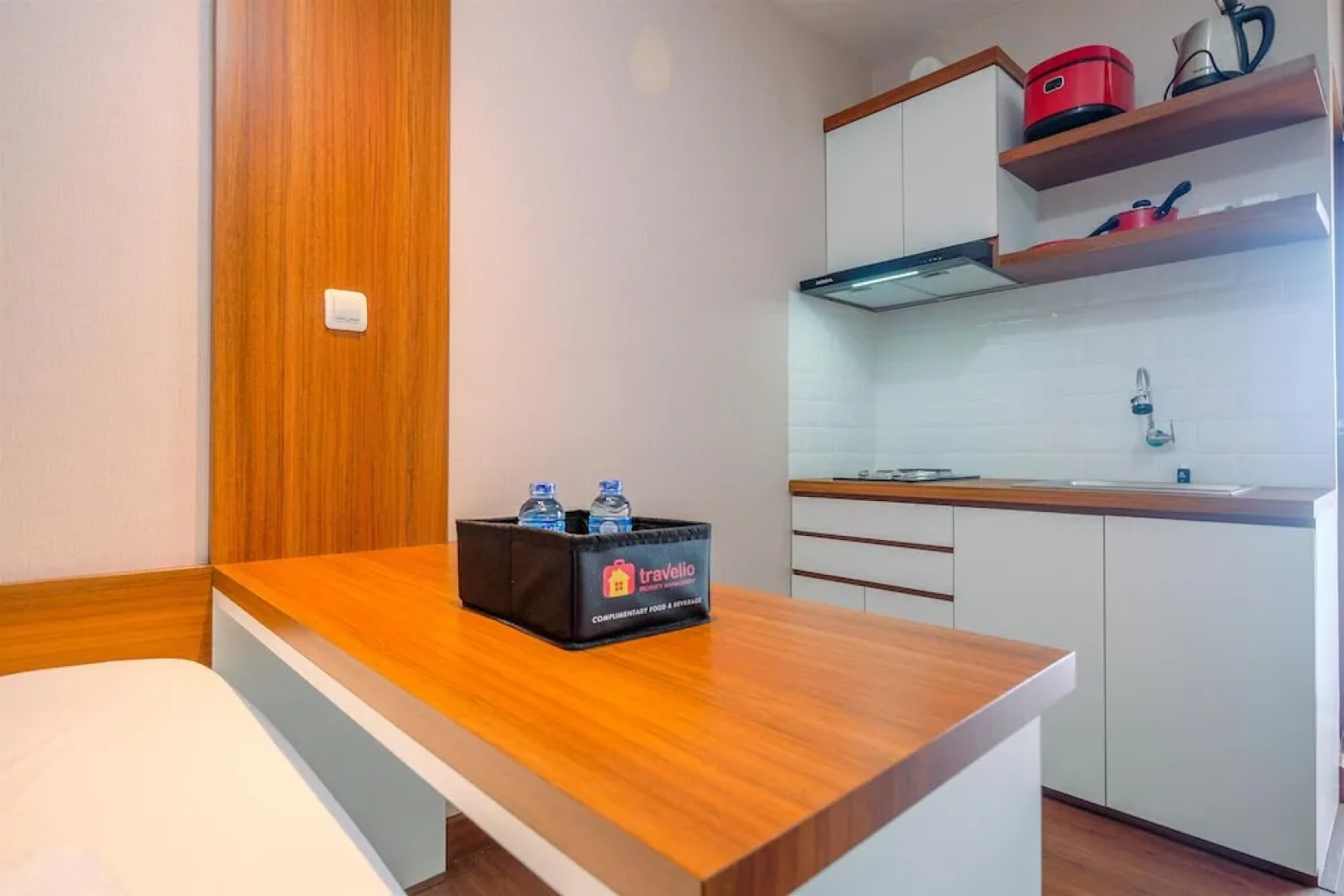 Comfort and Simply Studio Cinere Resort Apartment