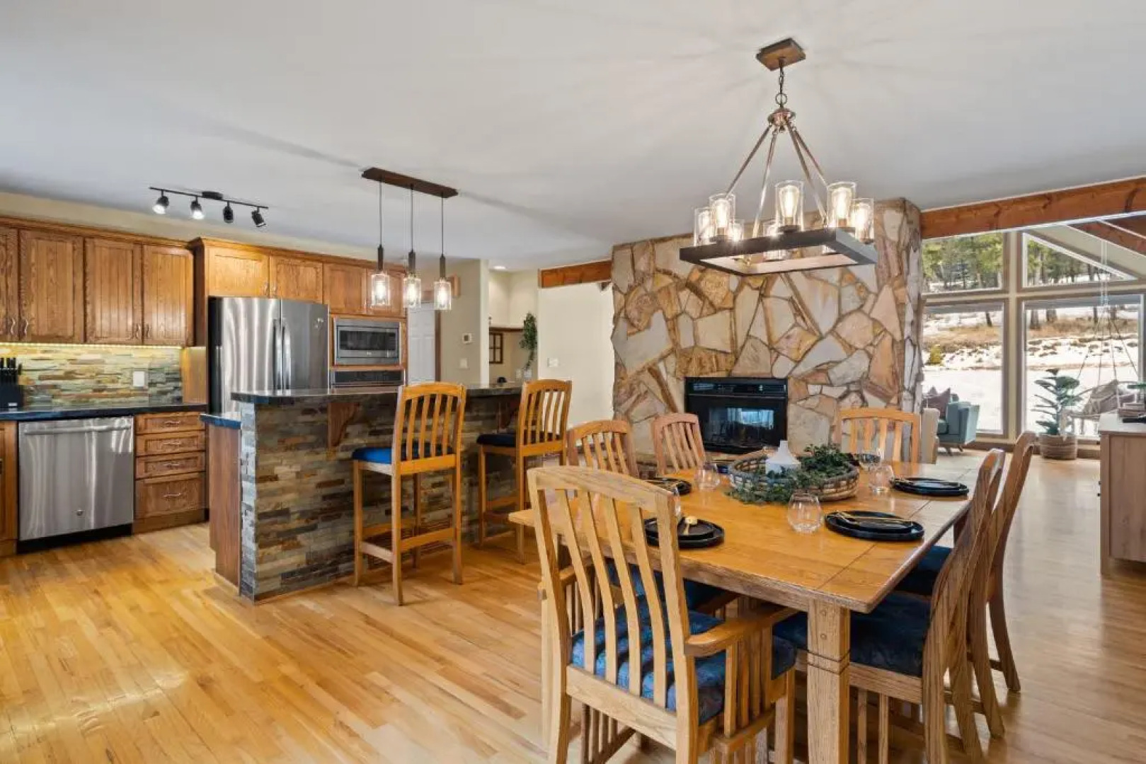 The Caribou Lodge I HotTub I Fireplace I Sleep16