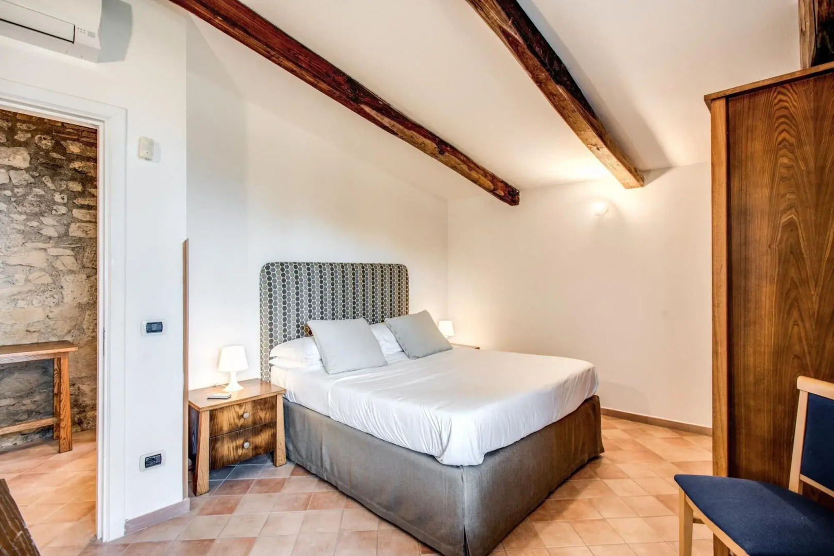 Villa Giulia amazing villa with pool, patio, bbq and sea views